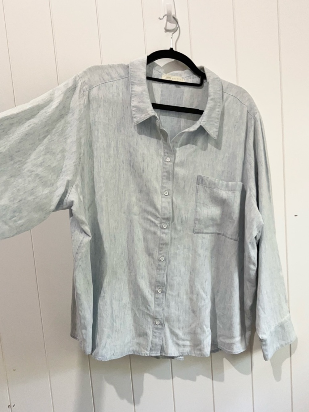 Side Stitch Los Angeles bohemian top size 2X
Buttons up  30 linen  70 Lyocell LS